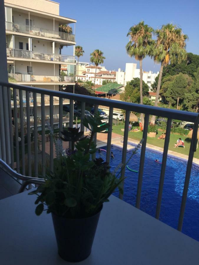 Апартаменты Carihuela Palace Beach Торремолинос Экстерьер фото