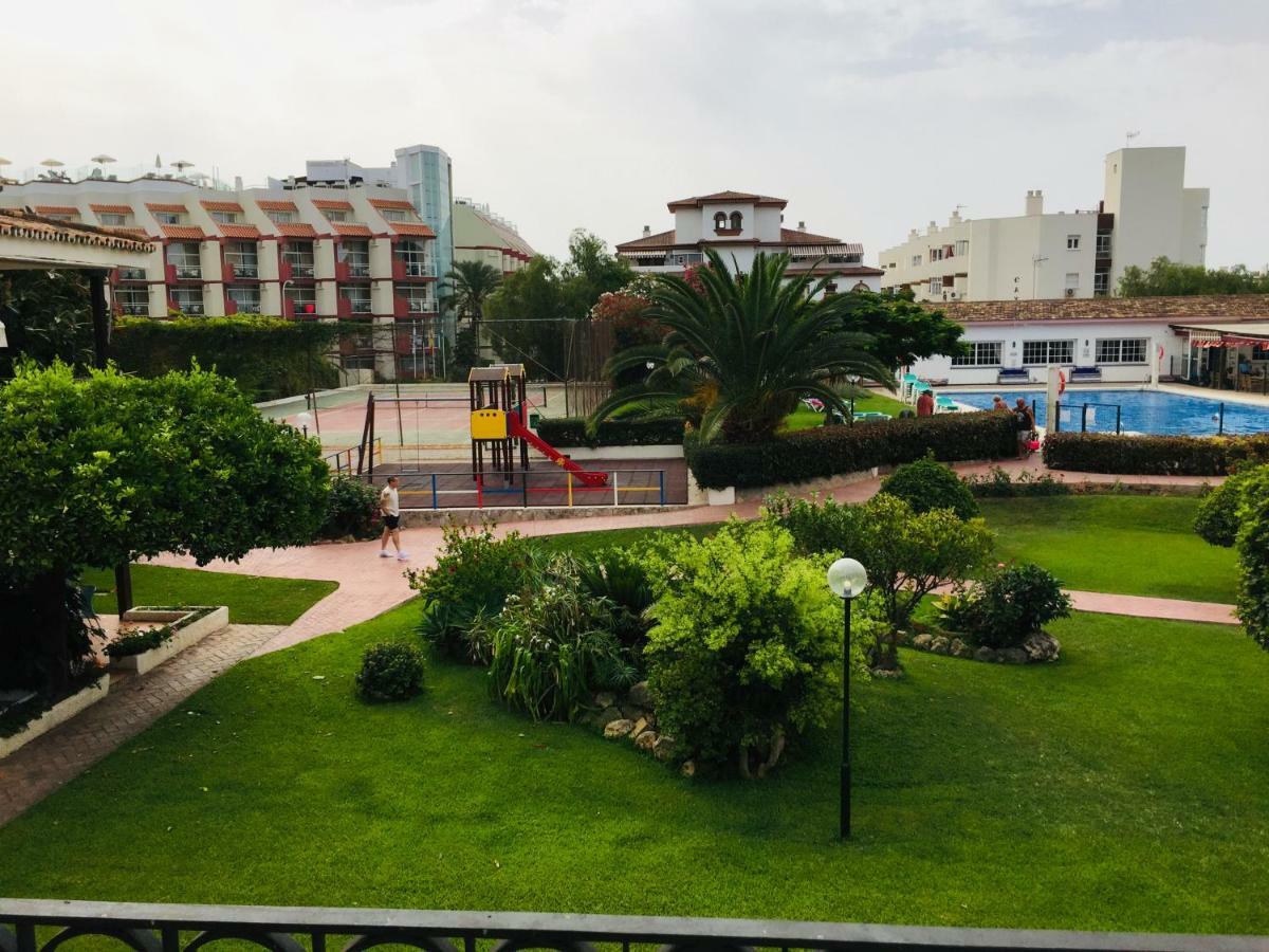 Апартаменты Carihuela Palace Beach Торремолинос Экстерьер фото
