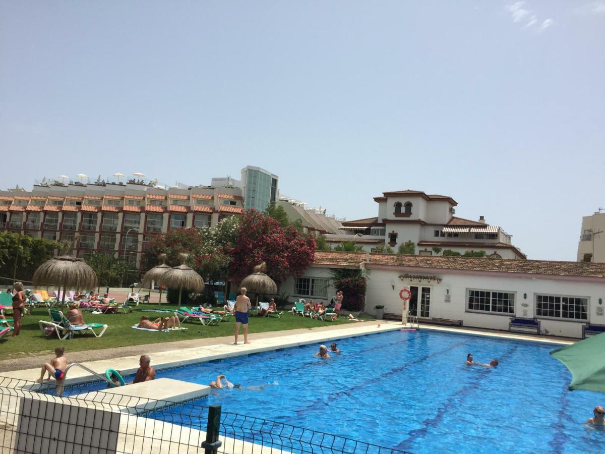Апартаменты Carihuela Palace Beach Торремолинос Экстерьер фото
